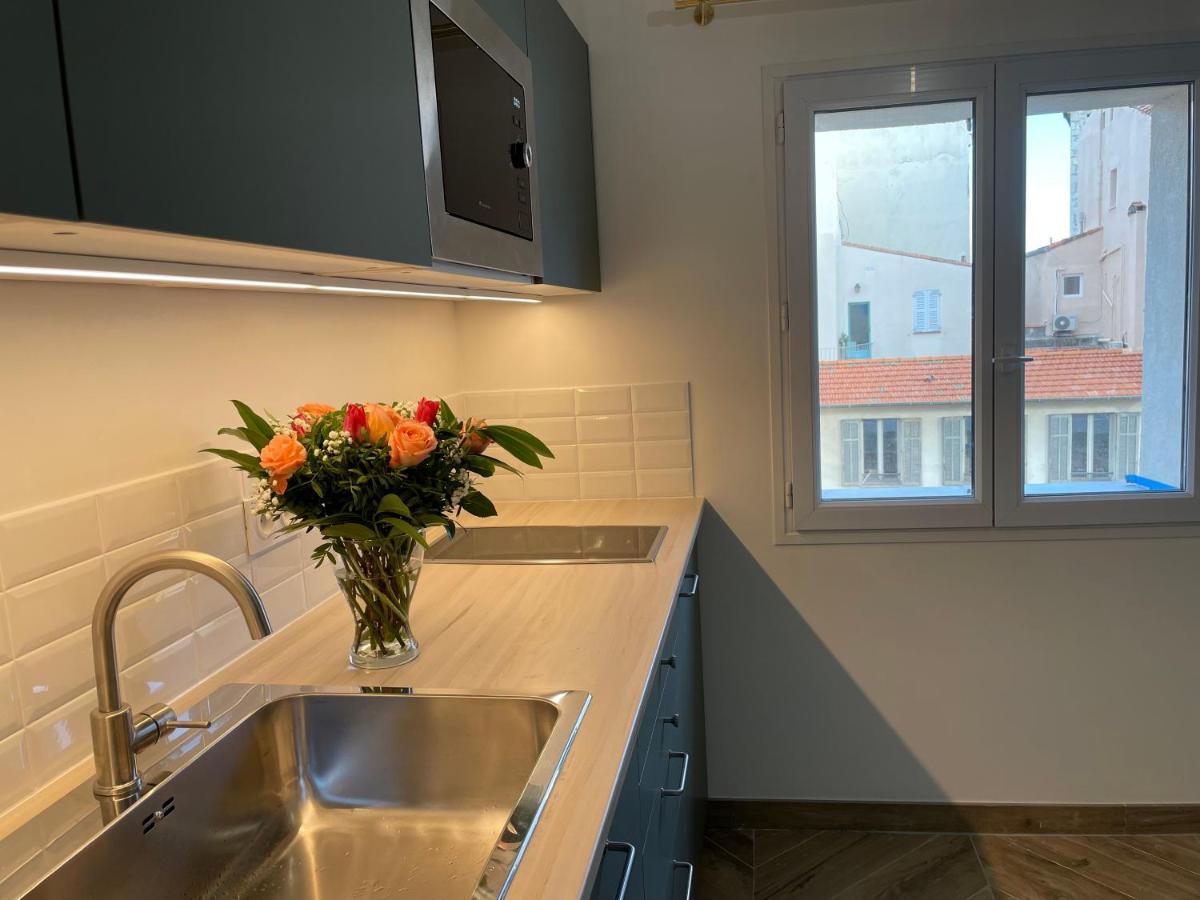 Nice Renting - Massena - Loft - Heart Of Vieil Antibes - The Market With Sea View ภายนอก รูปภาพ